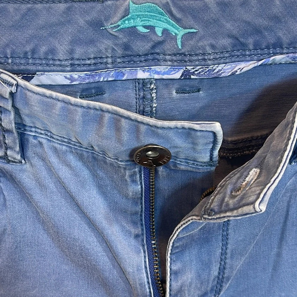 Tommy Bahama Straight Leg Chinos in blue size 33/32 - Picture 5 of 8